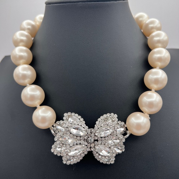 ANN TAYLOR Rhinestone Faux Pearl Necklace 
18" Signed - Picture 7 of 7